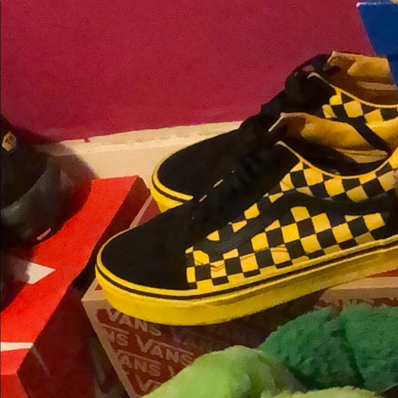 Vans - Picture 2 of 2